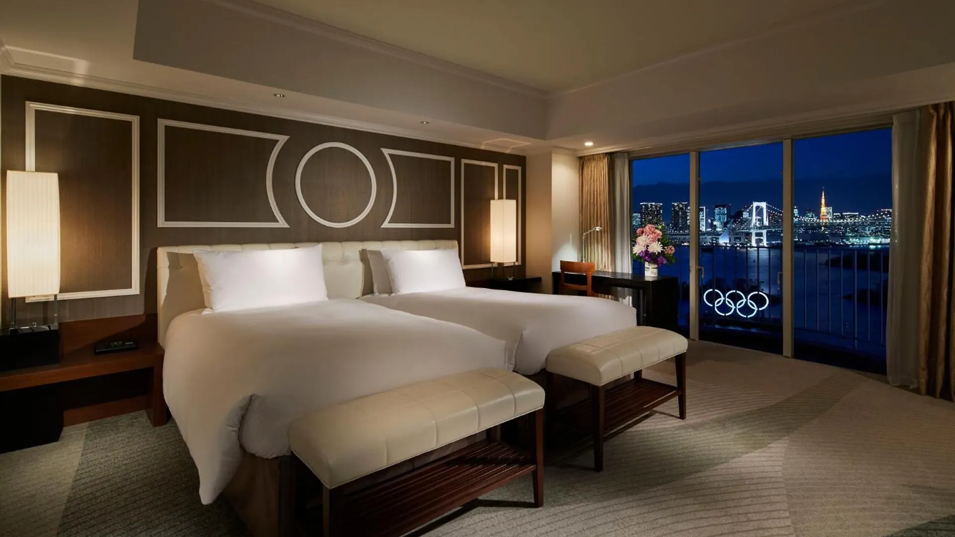 Hilton Tokyo Odaiba 5*,