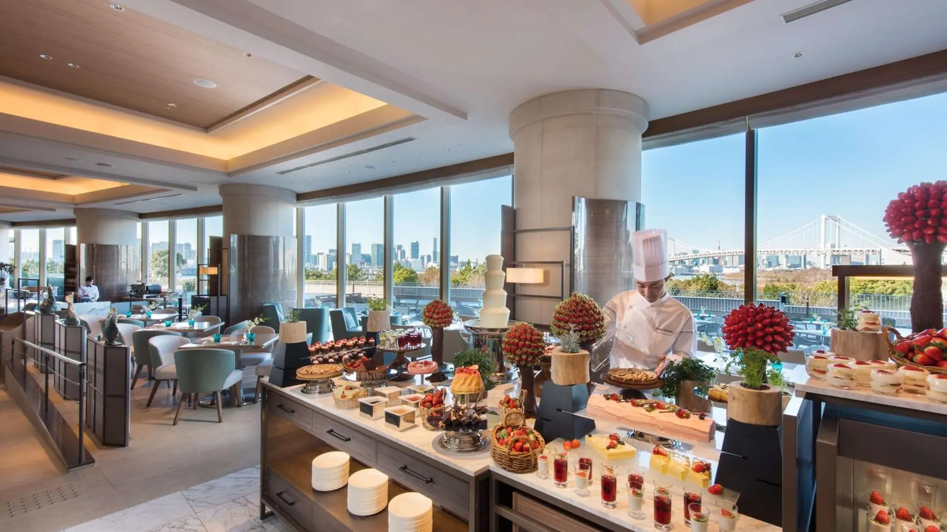Hilton Tokyo Odaiba 5*,  Japón