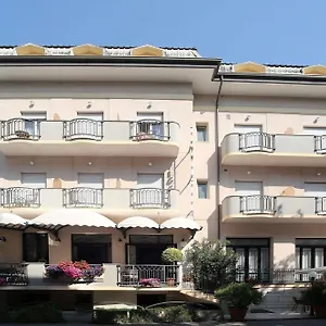 hotel-piccinelli.emilia-romagnahotels.net/